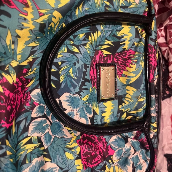 Pre-owned Betsy Johnson weekender bag used 3 times - Picture 6 of 6